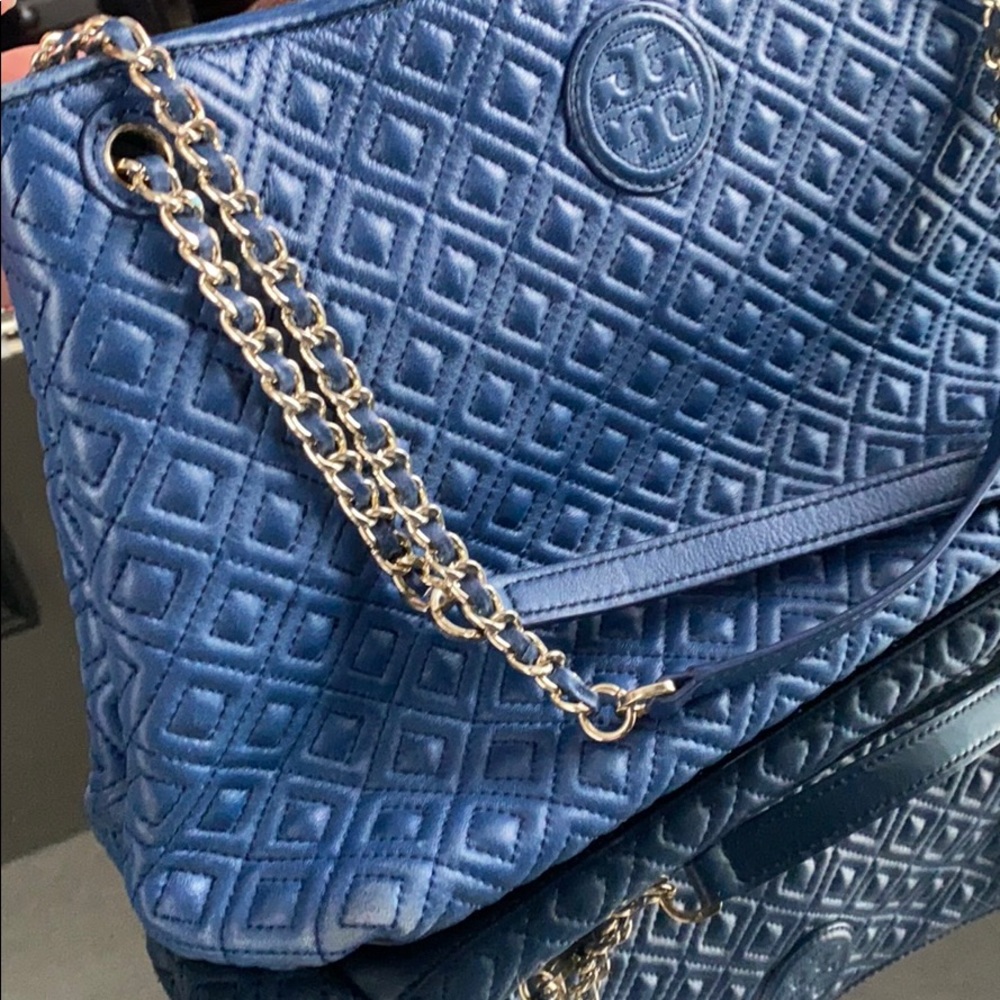 Tory Burch Quilted Diamond Tote - Navy Blue - Picture 11 of 16